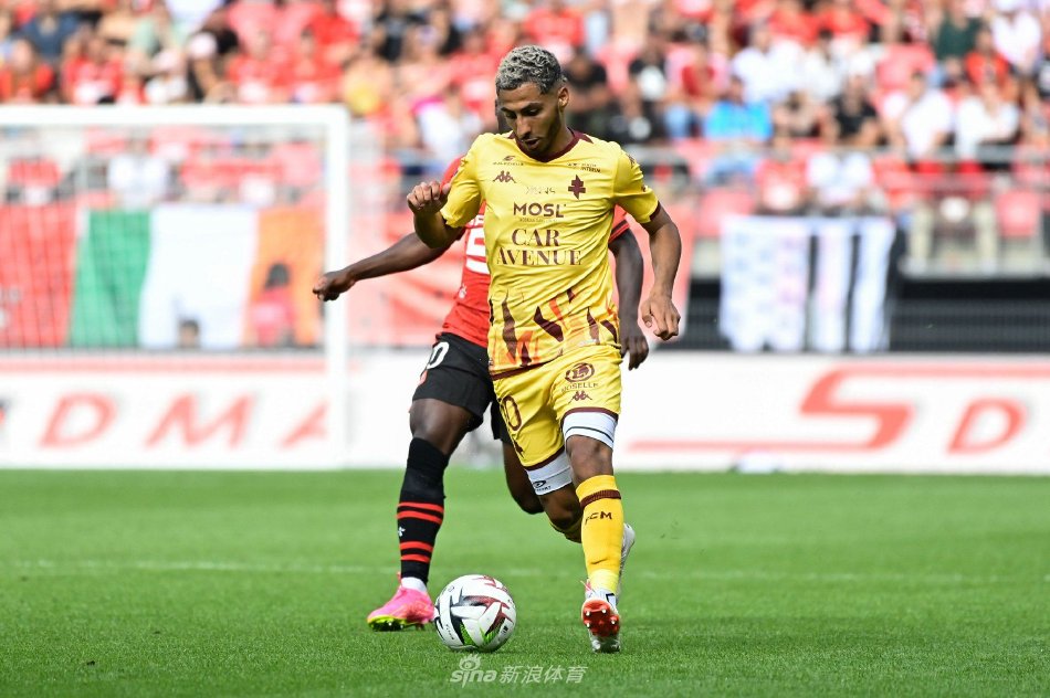 她都以卓越 她都以卓越