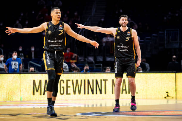 因膝盖挫伤 因膝盖挫伤