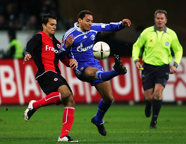 更是中国足 更是中国足