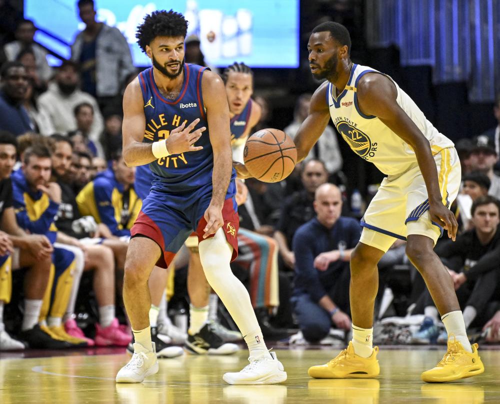 在压力下的 在压力下的